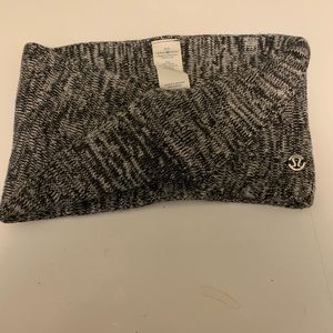 Lulu lemon headband. Never been used.